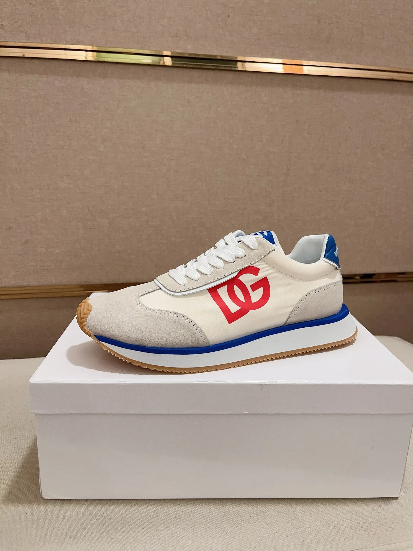 Factory price: 420💰Counter quality, [Proud] DG's latest casual, original quality men's shoes🤠Imported top layer💕Soft sheepskin lining [Proud] In terms of materials and workmanship, it beats all versions on the market💕Highest quality shipments Real photos🎬😇❤Fabrics and imported rubber materials highlight the unique charm of the brand😘The shoelaces are also original custom-made👻Classic lace-up shoes are very comfortable on the feet , code number 38-44 (45.46 can be customized)